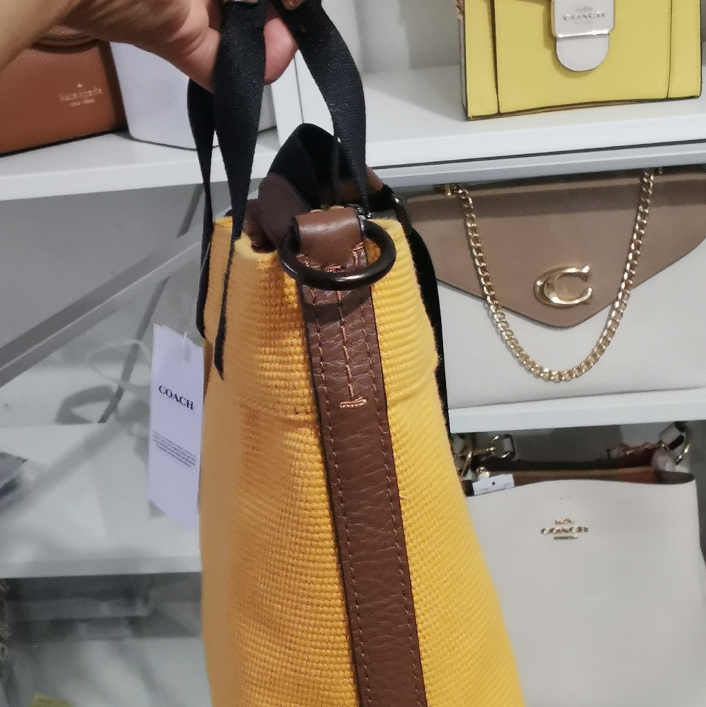 Coach mini Tote - Picture 3 of 6